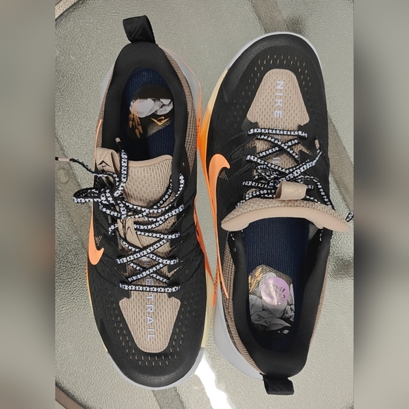 Size 10.5 - Nike Wildhorse 10 Black Orange Pulse - Picture 4 of 11